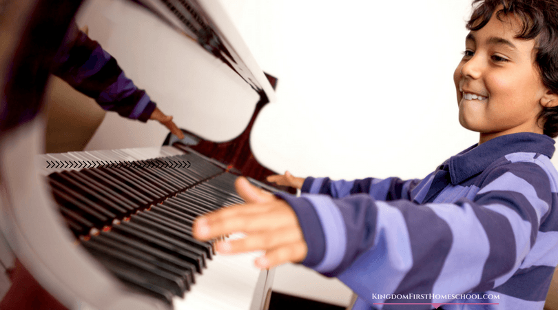 Free Online Music Lessons For Kids. List of free piano, guitar, drums, and violin lessons online for kids.