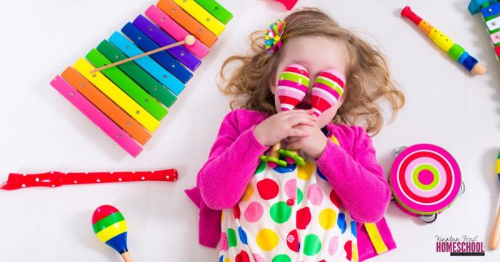We know music is an amazing way to relax and rejuvenate. Are you aware of the many other benefits of teaching music in homeschool? For one... #musiclessons #homeschoolmusic
